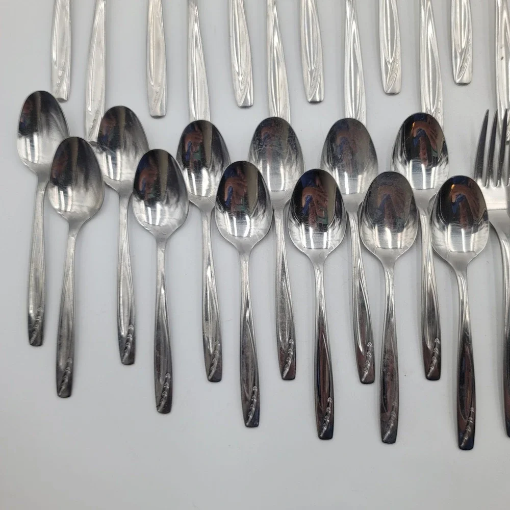 91 pc Lawncrest Rogers Cutlery International Stainless Flatware 11 Serving pcs